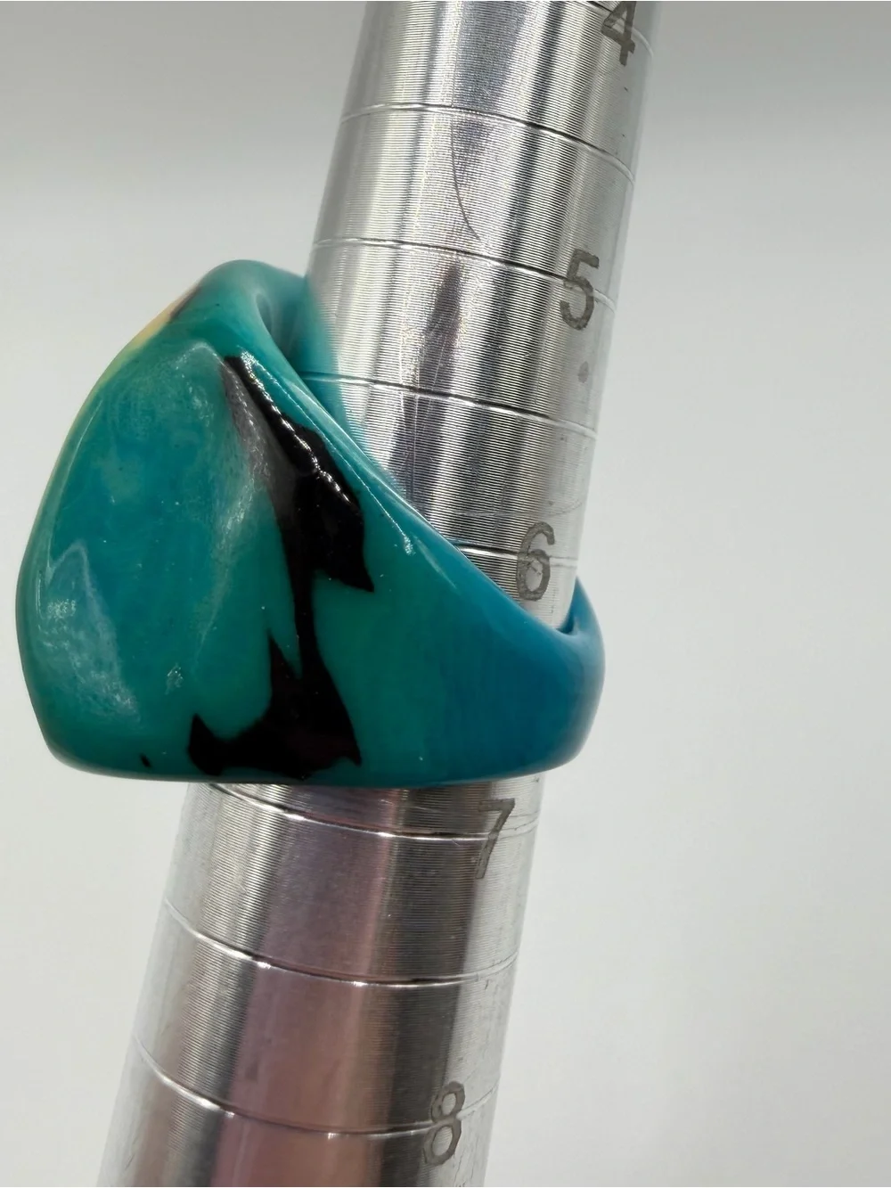 Vtg Chunky Ring Abstract Resin 6.5 Teal Yellow Black Flame Feather Marbled 1970s